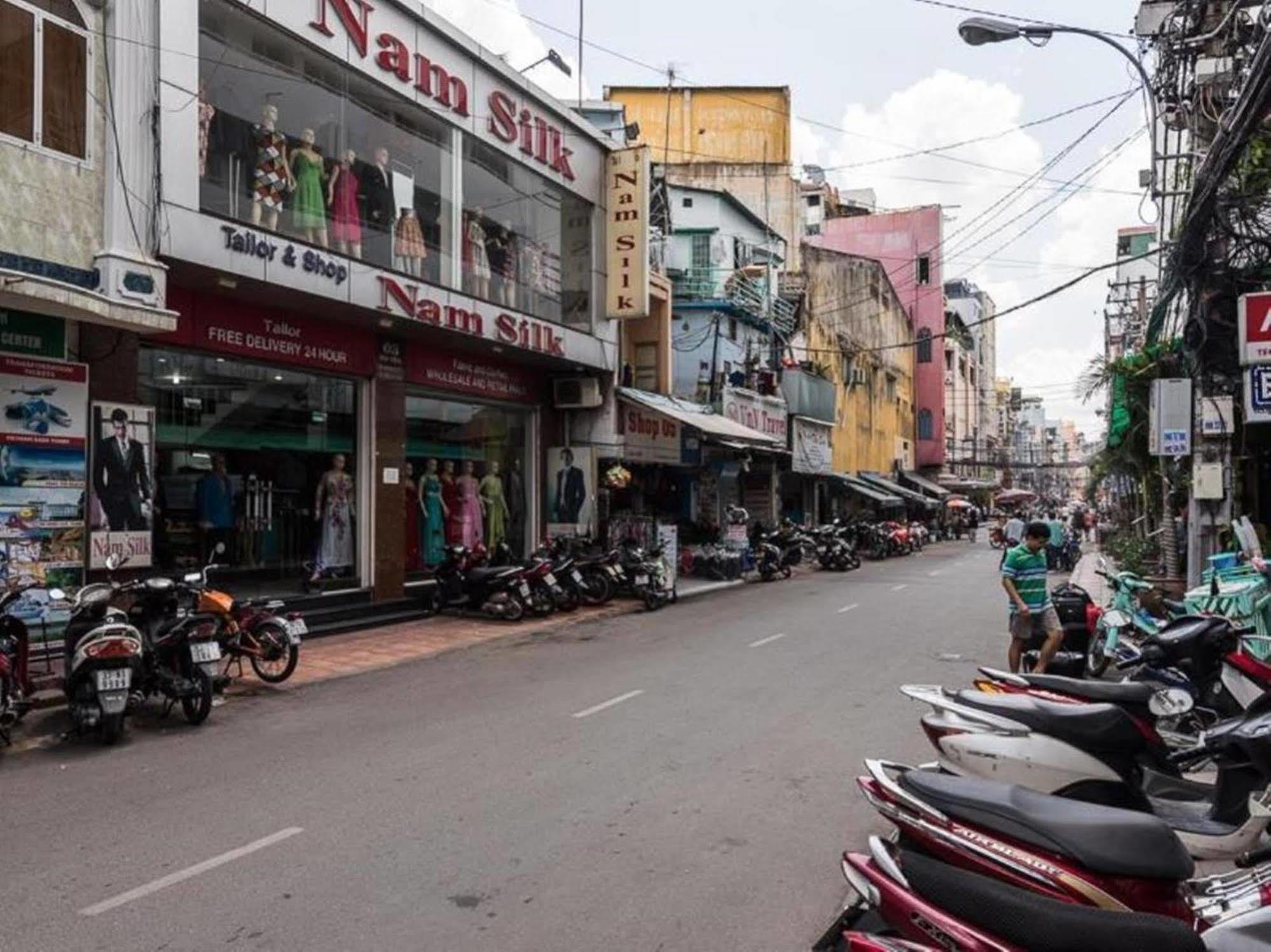 Отель Saigon Odyssey House Хошимин Экстерьер фото