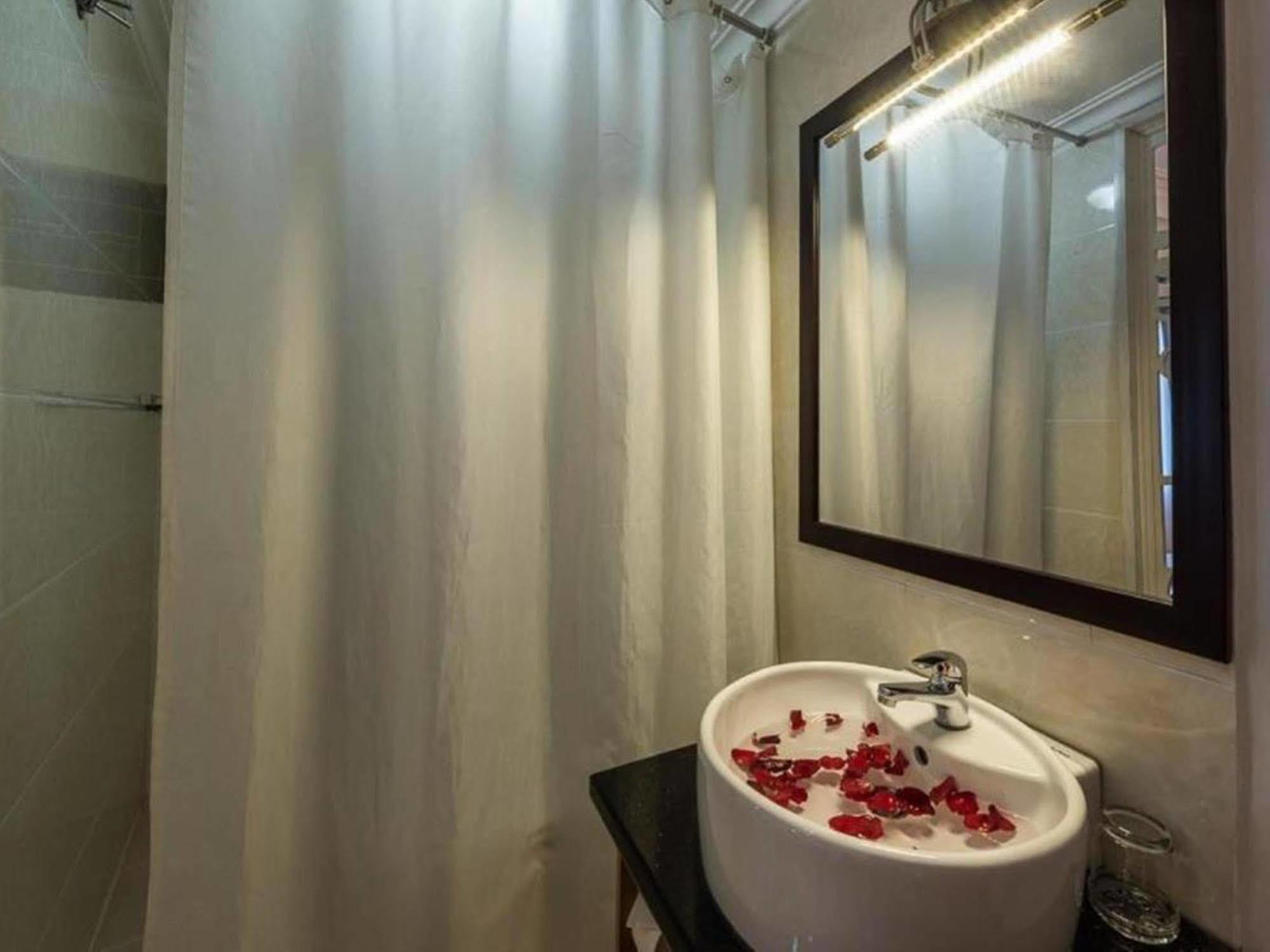 Отель Saigon Odyssey House Хошимин Экстерьер фото